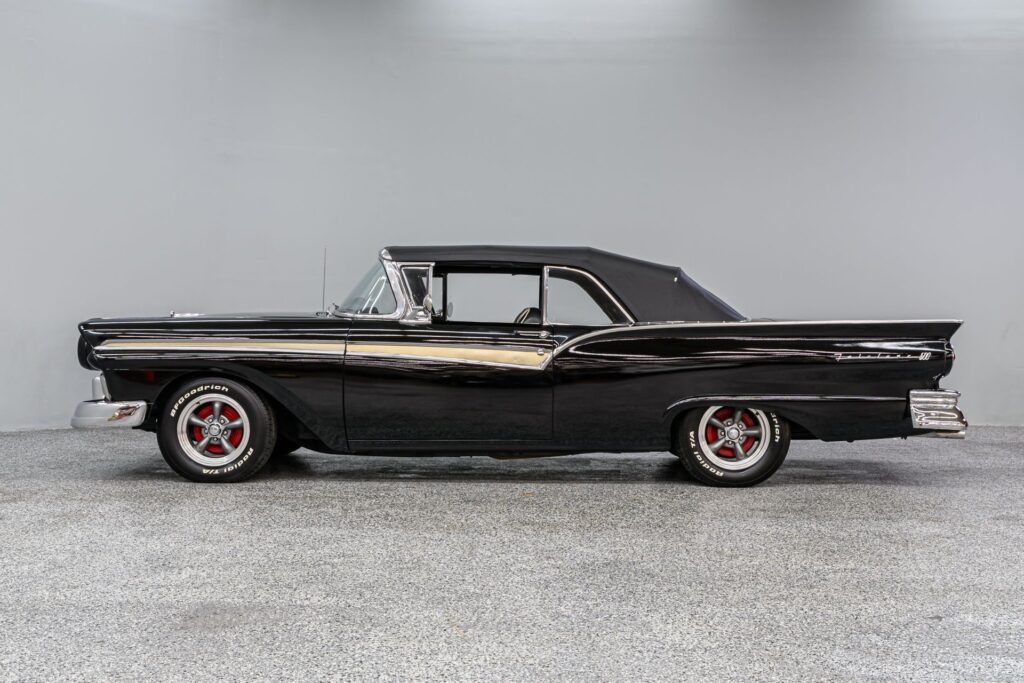 1957 Ford Fairlane 500 Sunliner