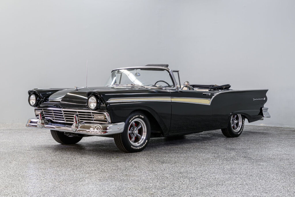 1957 Ford Fairlane 500 Sunliner