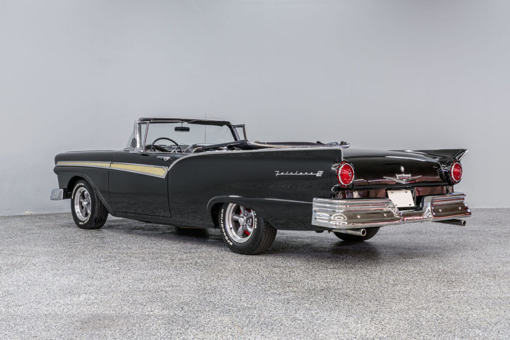 1957 Ford Fairlane 500 Sunliner